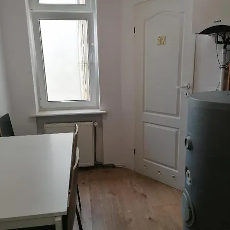 Tulip - Jednoosobowy Nr 3 Ze Wspolna Lazienka I Kuchnia Apartman *