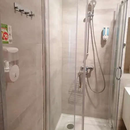 Apartman Tulip - Jednoosobowy Nr 3 Ze Wspolna Lazienka I Kuchnia *