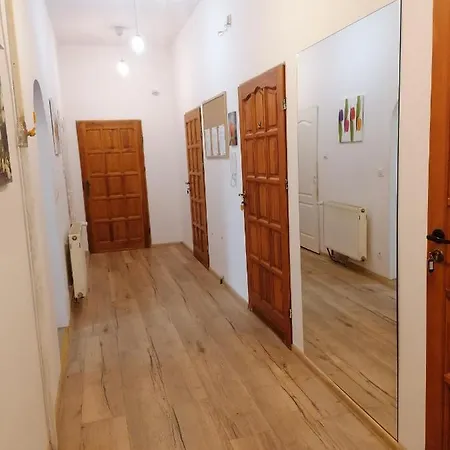 Tulip - Jednoosobowy Nr 3 Ze Wspolna Lazienka I Kuchnia Apartman